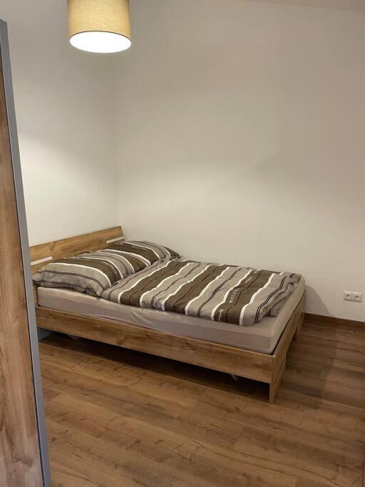 Apartment In Zentraler Lage Mit Privatparkplatz Grafenwohr Kültér fotó
